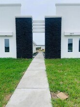 Building Photo - 3409 Fuerte Ave