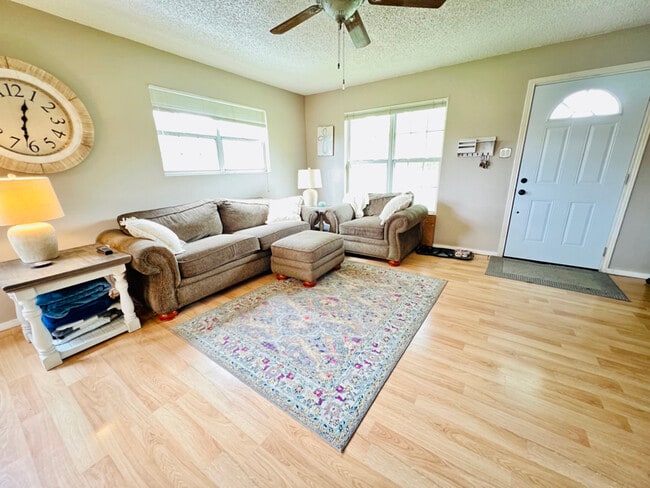 Foto del edificio - 449 County Rd 4153