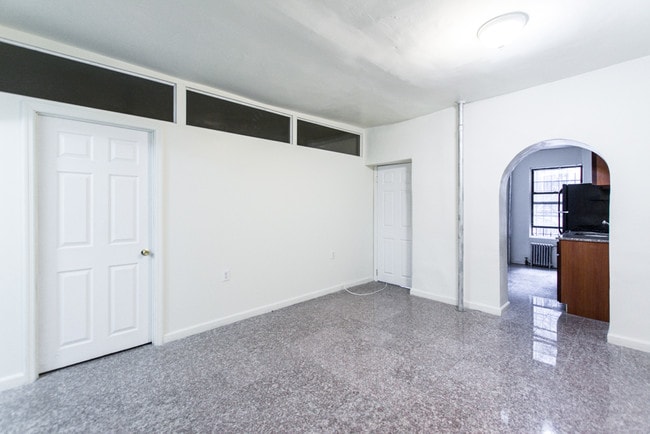 Building Photo - 550 2nd Ave