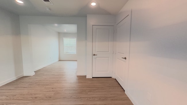 Building Photo - Sabine Apartments