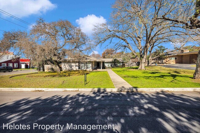 Foto del edificio - 2 br, 1 bath House - 103 Oakhurst Pl.