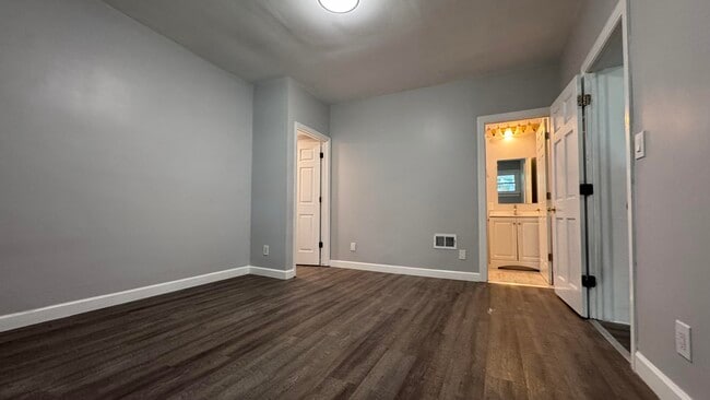 Building Photo - 2722 N Stowell Ave