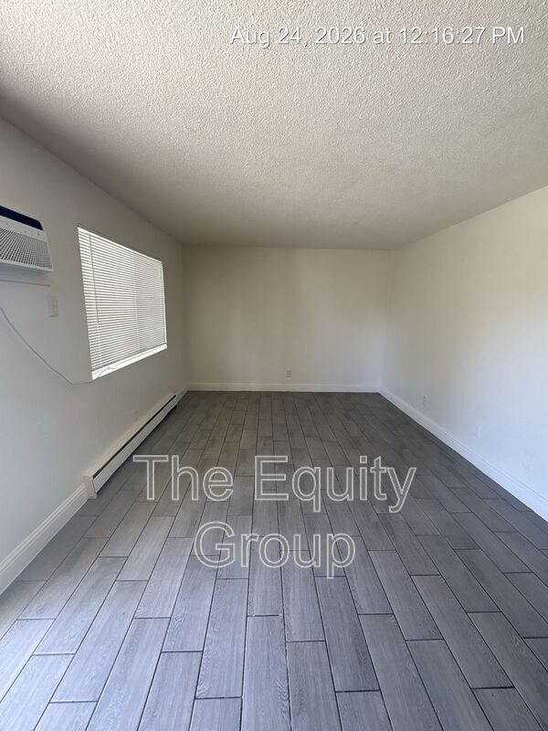 Foto del edificio - 352 S Blackstone St
