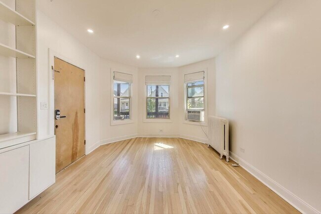 Foto del edificio - 2312 N Kedvale Ave