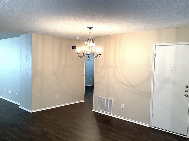 Building Photo - 115 Clover Leaf Ln