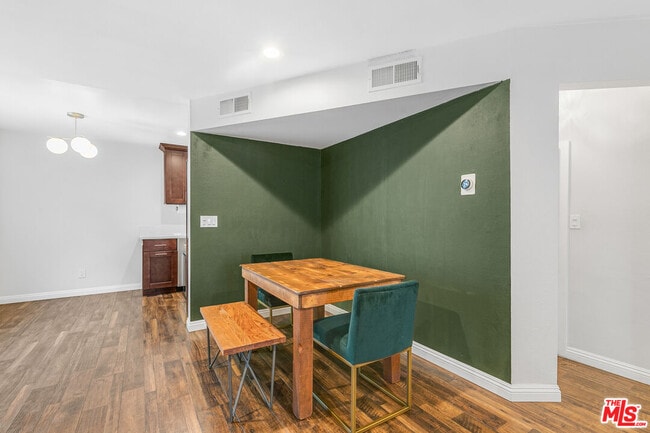 Building Photo - 4230 Whitsett Ave