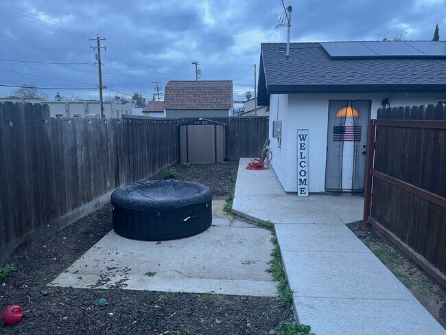 Foto del edificio - 125 N Walnut Ave