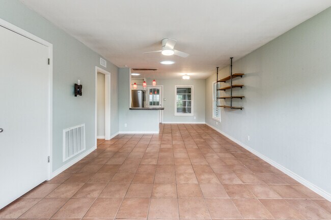 Foto del edificio - 11504 Oakwood Dr