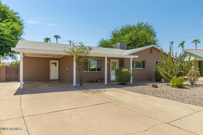 Building Photo - 320 N 73rd St