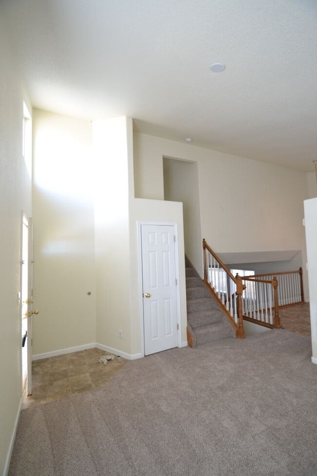 Foto del edificio - 4 Bed 3 Bath with 3 car garage - Available...