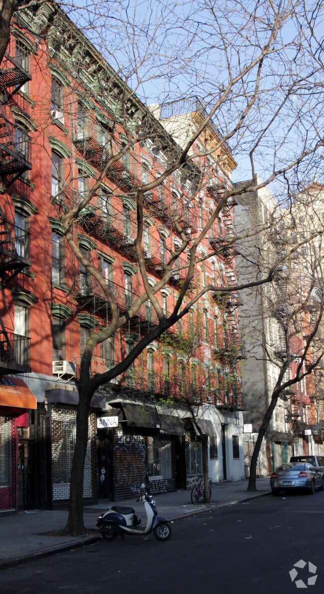 Foto del edificio - 328 E 11th St