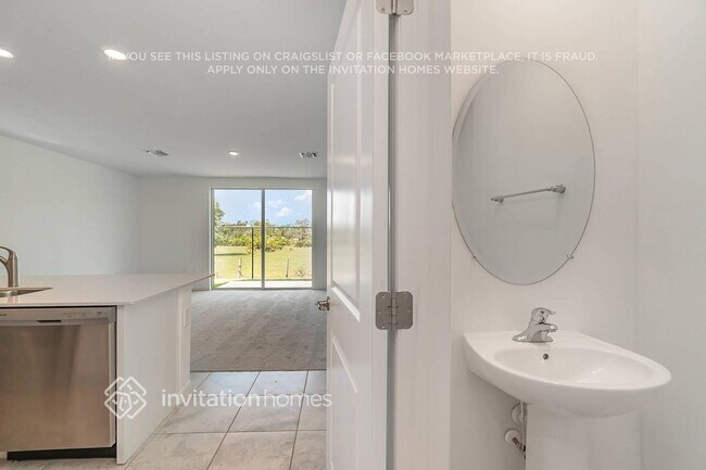 Foto del edificio - 7161 Greenwood Park Cir