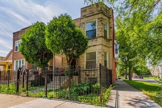 Building Photo - 856 N Lawndale Ave