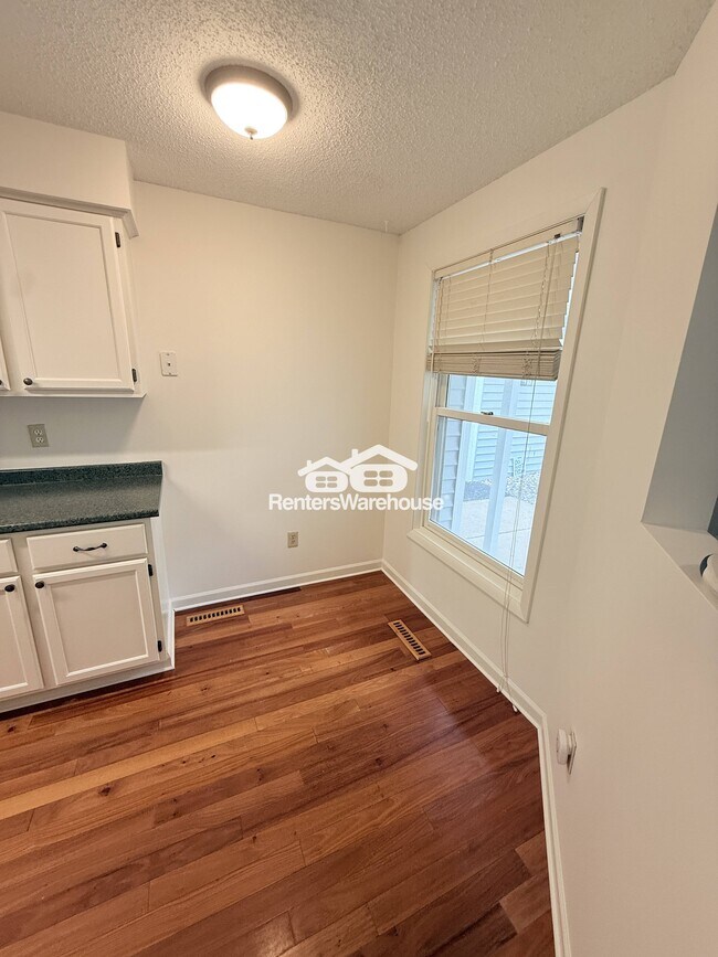 Foto del edificio - 7311 Amber Ln