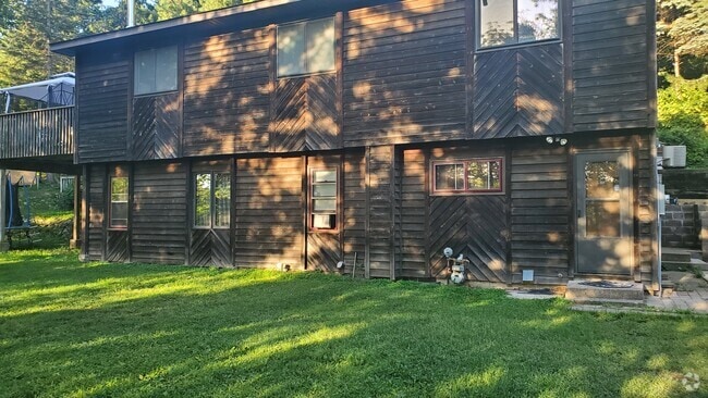 Building Photo - 7463 Dickman Trl