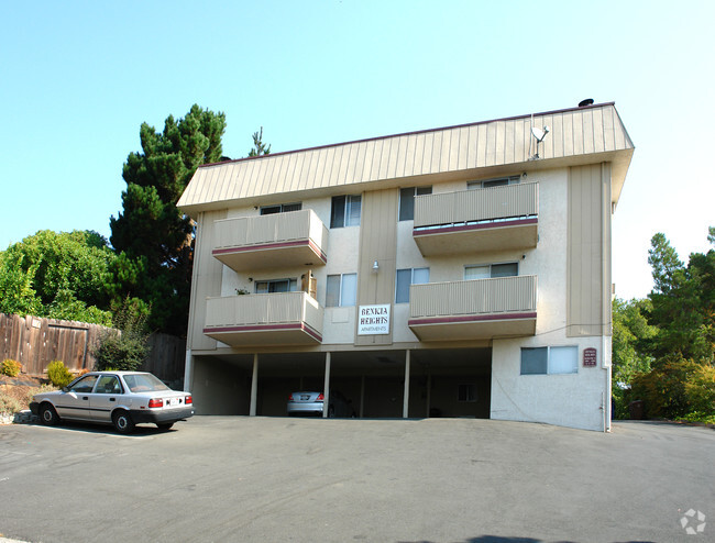 Foto del edificio - Benicia Heights Apartments