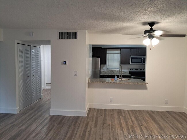 Building Photo - 3100 N Pine Island Rd