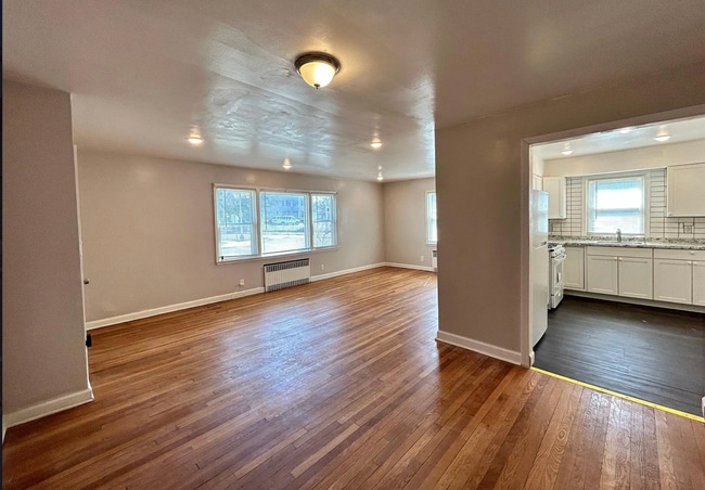 Building Photo - 353 N Grove St