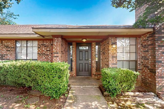 Foto del edificio - 1902 N Irving Heights Dr