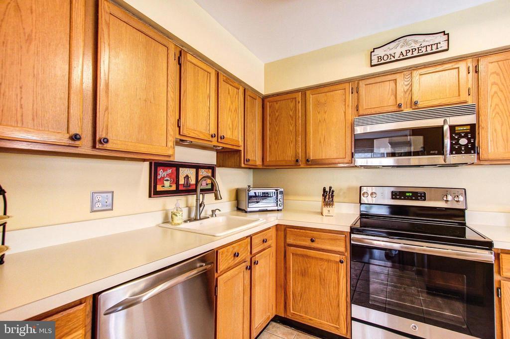 Primary Photo - 686 Woodspring Dr