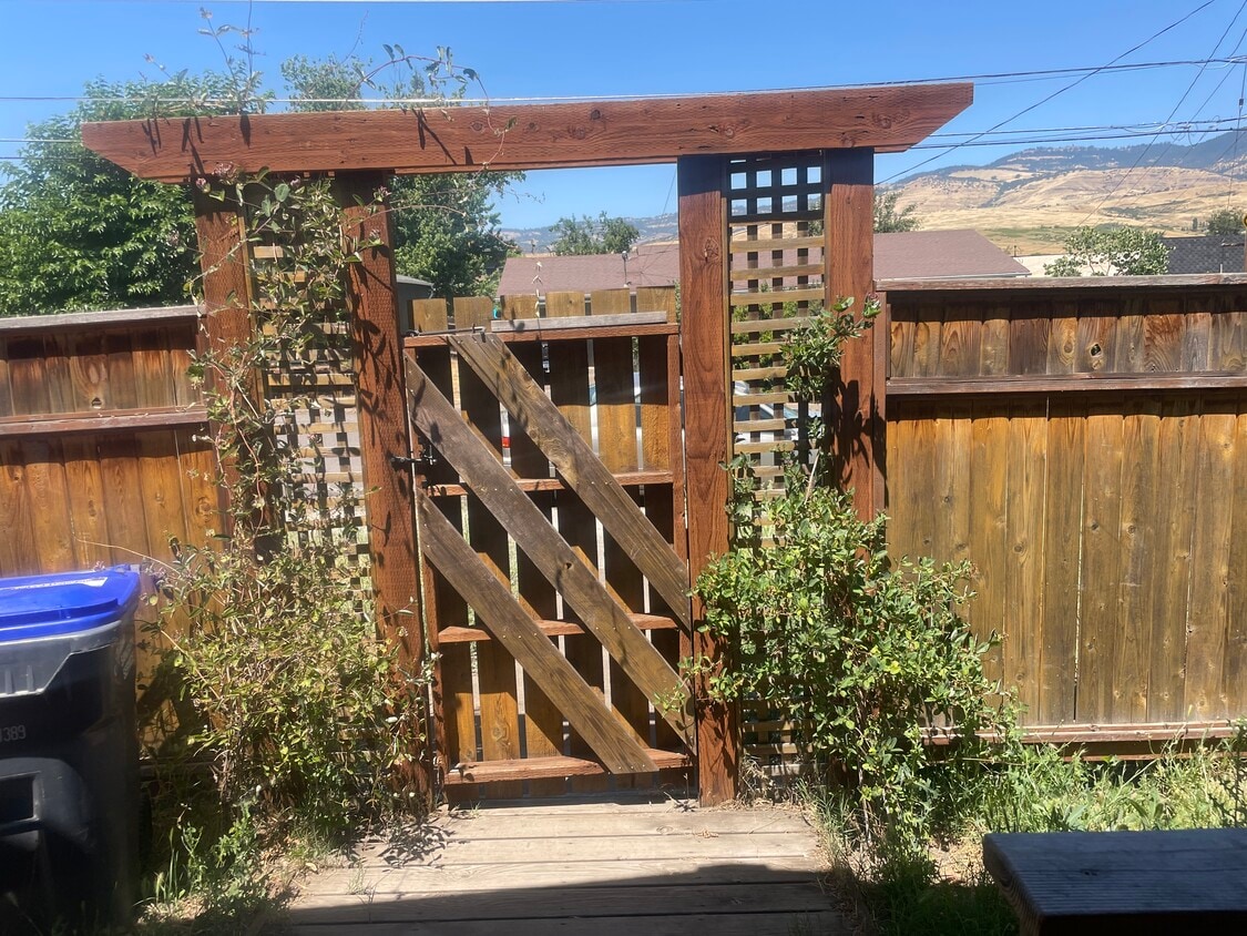 Primary Photo - 84 W Nevada St