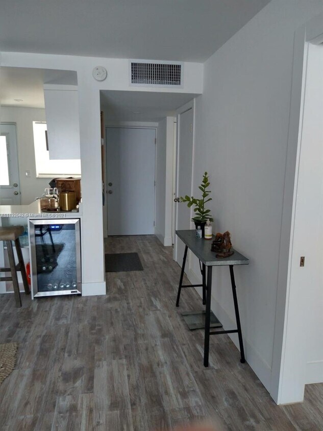 7850 Byron Ave Unit 306, Miami Beach, FL 33141 Condo for Rent in Miami Beach, FL