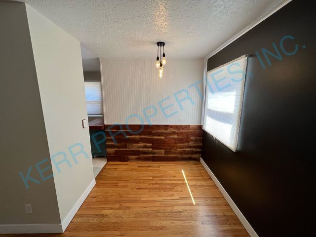 Foto del edificio - FREE RENT! Charming 3-Bedroom Retreat in Vibrant Portland Neighborhood! SCREENING CHARGES TO BE R...