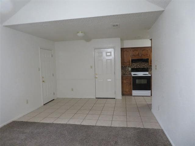 Building Photo - 444 Finch Dr