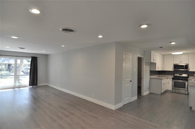 Foto del edificio - 9322 Highmeadow Dr