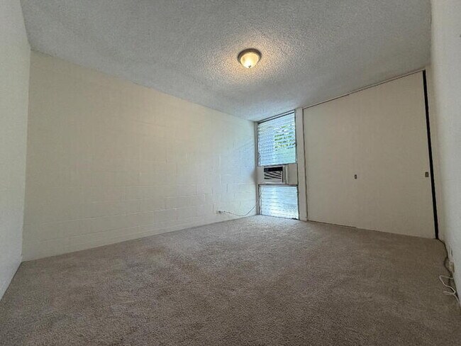Building Photo - To register for the showing time, note the 4 digit code: 3857 and click "APPLY NOW."(mobile:orang...