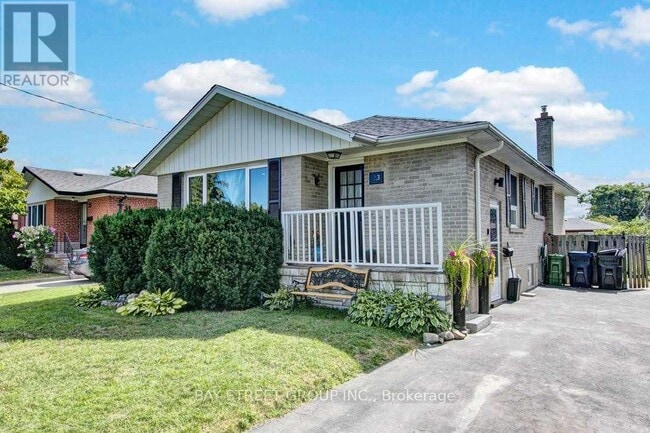 Building Photo - 23 Dalcourt Dr