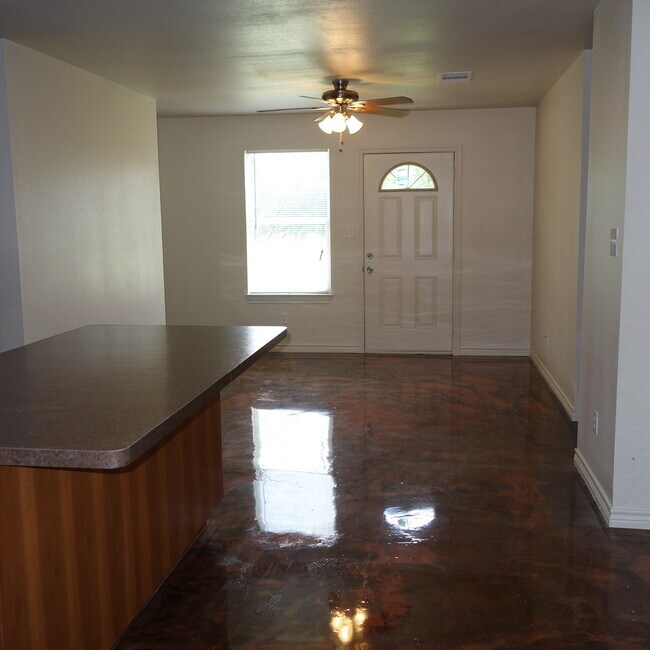 Foto del edificio - TAHITIAN VILLAGE ENTERTAINING READY -  3 BEDROOM / 2 BATH HOME