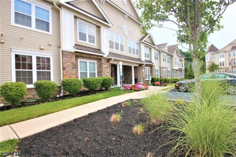 Foto principal - 4202 Cedar Village Blvd