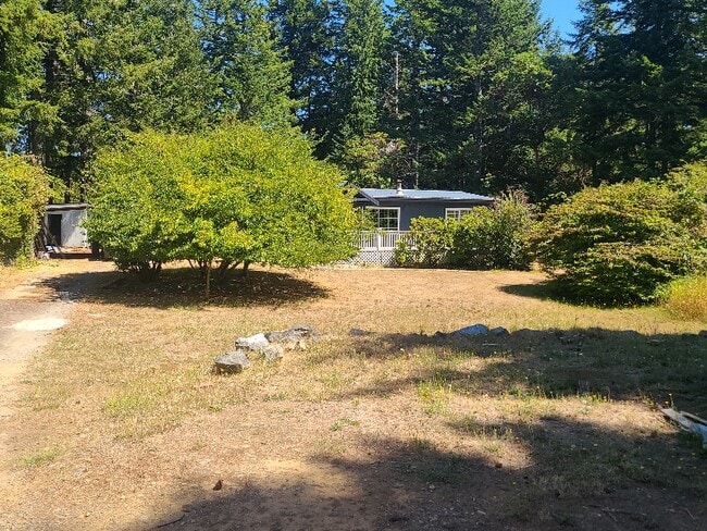Building Photo - 55367 Pilgrim Dr