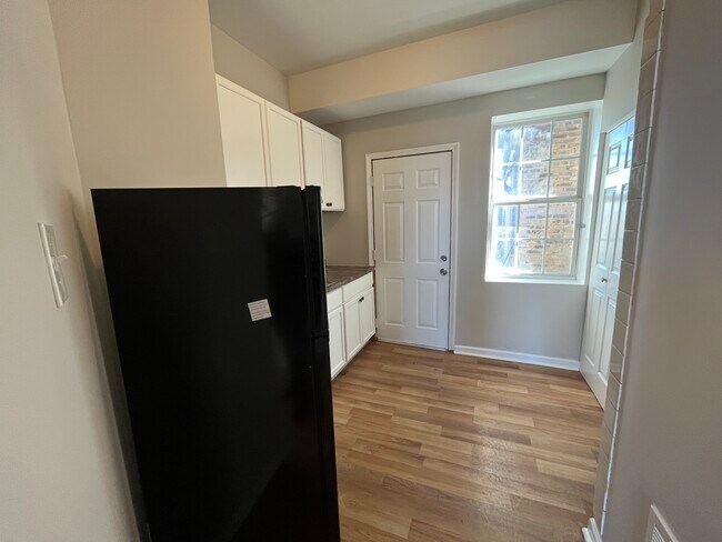 Foto del edificio - 1609 N Lawndale Ave