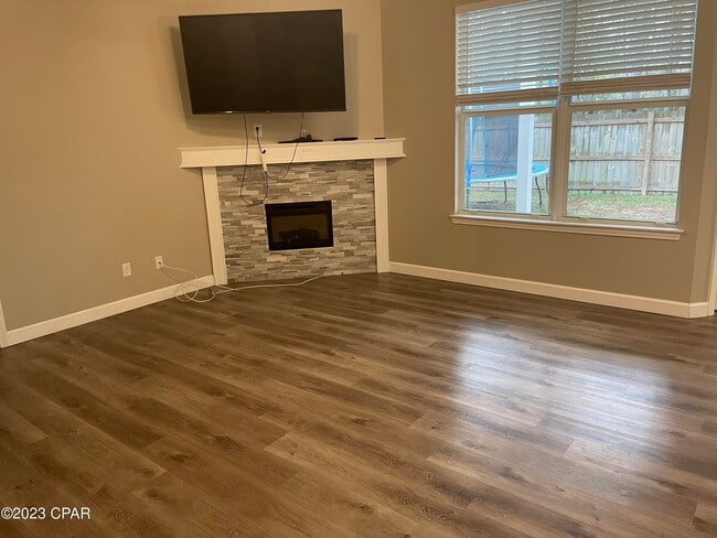 Foto del edificio - 102 Michelle Ct