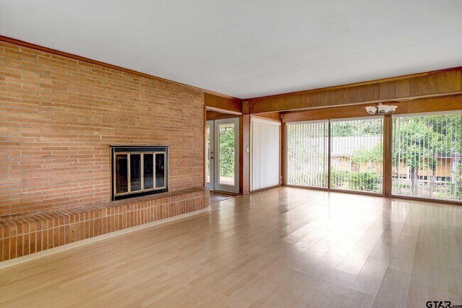 Building Photo - 3216 Hallmark Pl