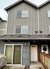 Building Photo - 723 N 94th St