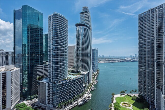 Foto del edificio - 77 SE 5th St