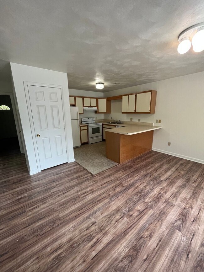 Foto del edificio - Large Townhome North Main Blacksburg