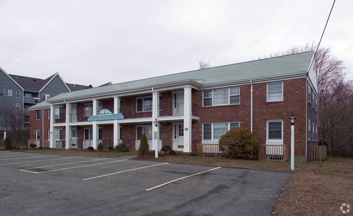 132 South St, Hyannis, MA 02601 Apartments in Hyannis, MA