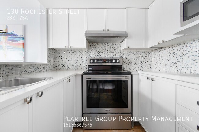 Photo du bâtiment - Radiant Rochester-2 bed/2 bath condo in Ch...