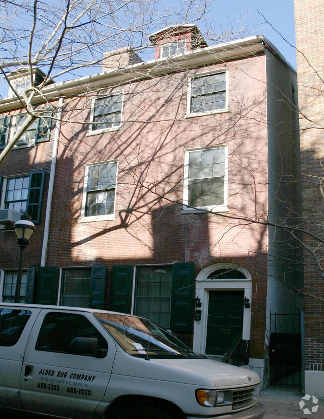 1009 Clinton Street Apartments in Philadelphia, PA