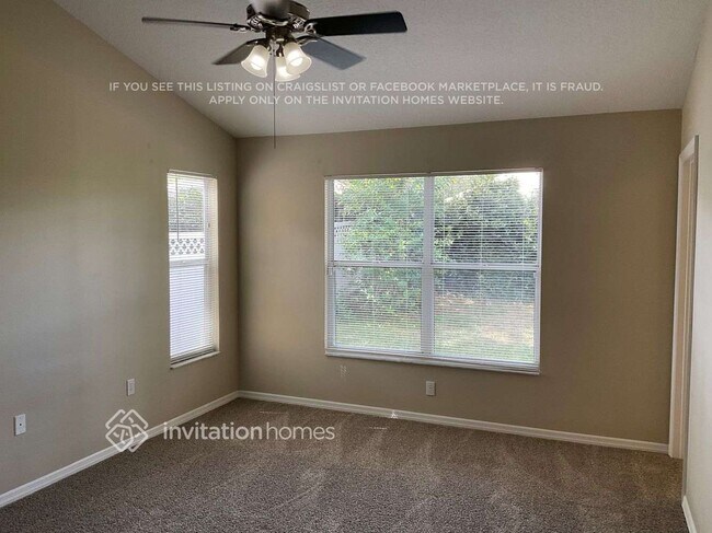 Building Photo - 17623 Esprit Dr