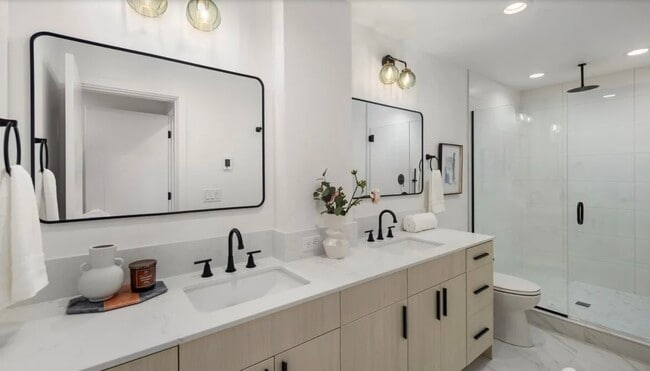 Foto del edificio - 528 N 72nd St