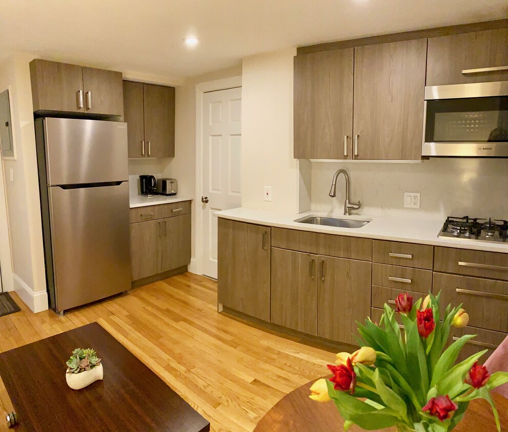 Lots of kitchen countertop space - 290 Commonwealth Ave