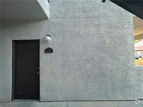 Building Photo - 2615 W Gary Ave