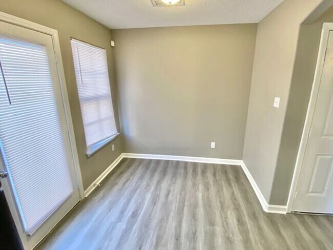 Foto del edificio - Now Leasing a 4- Bedroom 2.5 Bath In Cordova