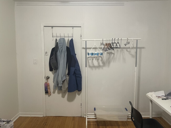 Building Photo - 163 Brunswick Av