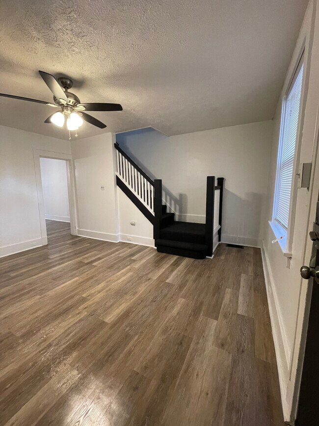 Living room - 6942 Churchland St